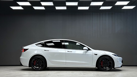 Tesla Model 3 5 of 27