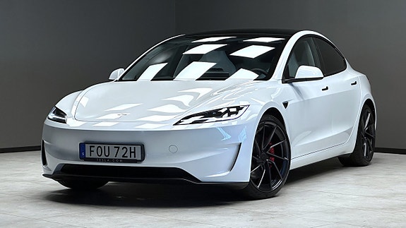 Tesla Model 3 24 of 27