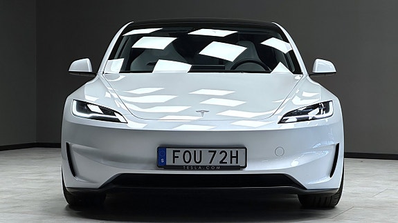 Tesla Model 3 26 of 27