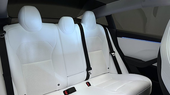 Tesla Model 3 8 of 27