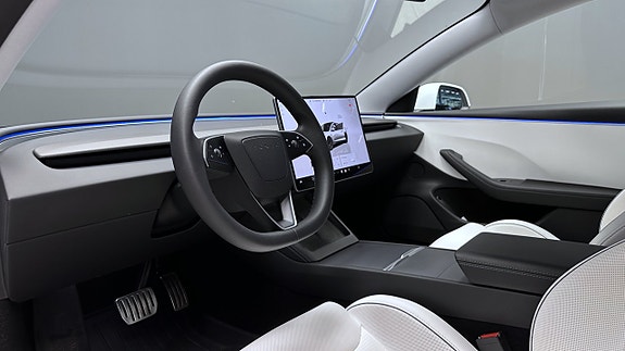 Tesla Model 3 6 of 27