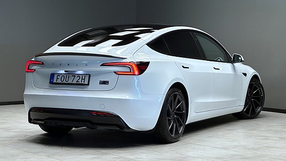 Tesla Model 3 22 of 27