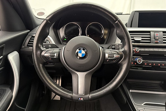 BMW 118i 10 of 23