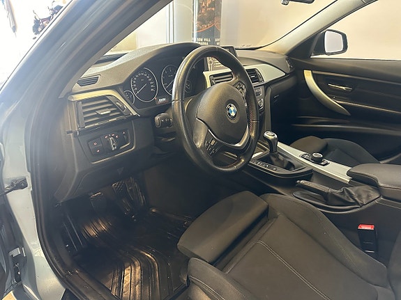 BMW 320 10 of 13