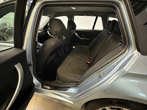 BMW 320 11 of 13