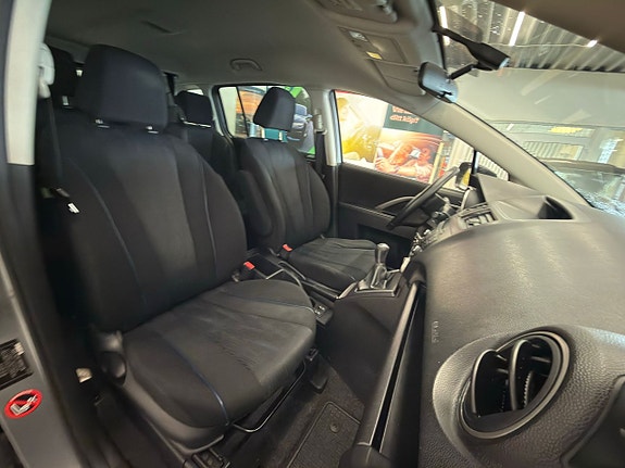 Mazda 5 9 of 18