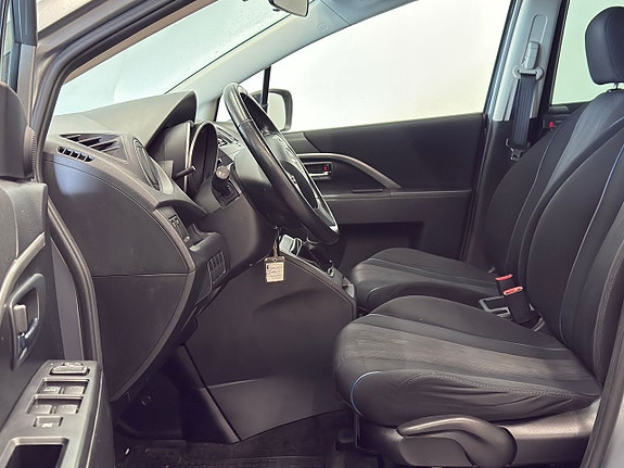 Mazda 5 11 of 18
