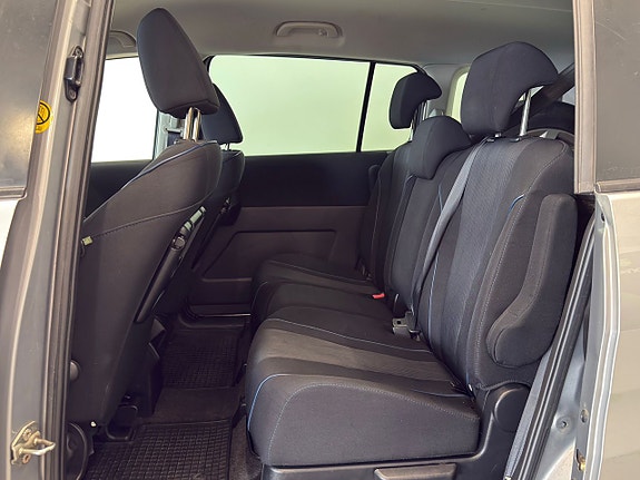 Mazda 5 12 of 18