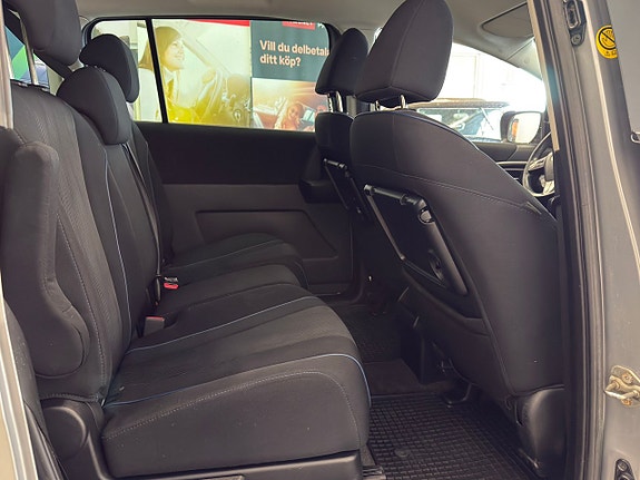 Mazda 5 14 of 18