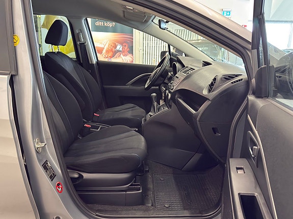 Mazda 5 7 of 18