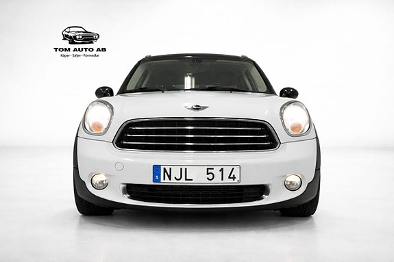 MINI Countryman Cooper D 2 of 5