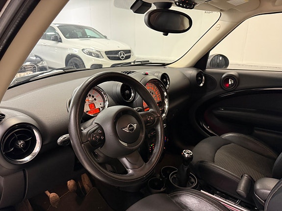 MINI Countryman Cooper D 8 of 24