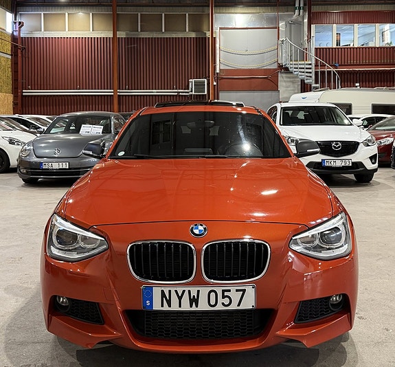 BMW 116d 2 of 5