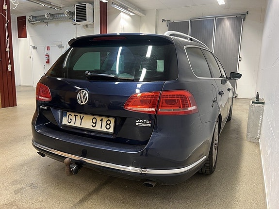 Volkswagen Passat 4 of 16