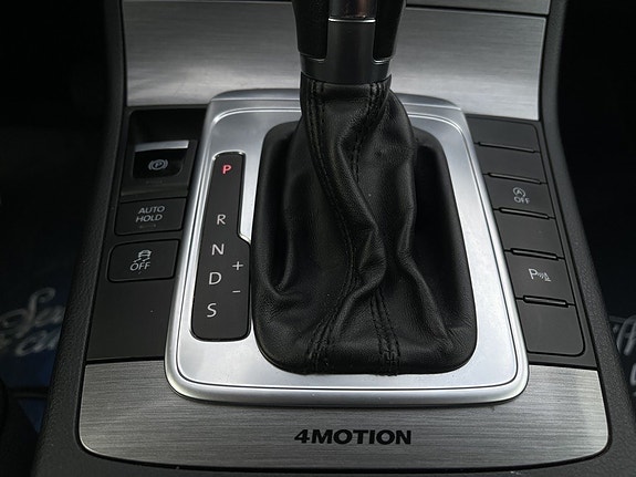 Volkswagen Passat 13 of 16