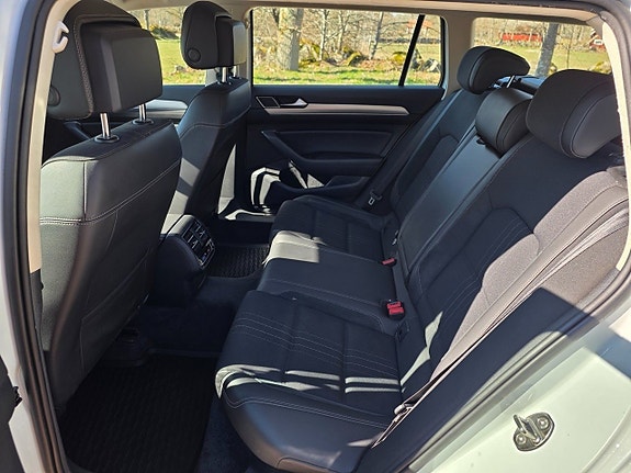 Volkswagen Passat Alltrack 9 of 13