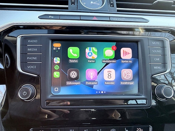 Volkswagen Passat Alltrack 11 of 13