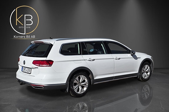 Volkswagen Passat Alltrack 3 of 13