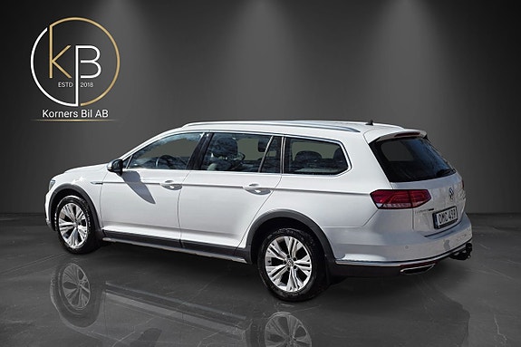 Volkswagen Passat Alltrack 4 of 13