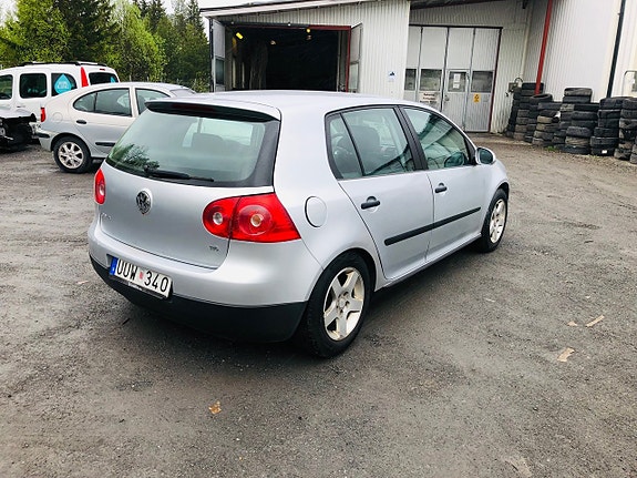 Volkswagen Golf V 7 of 7