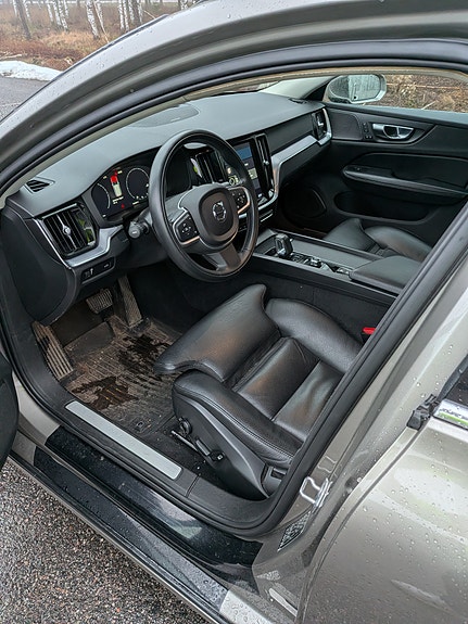 Volvo V60 7 of 11