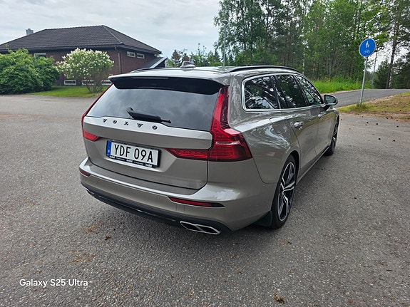 Volvo V60 4 of 11
