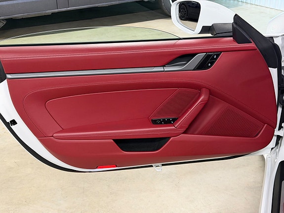 Porsche 911 18 of 30