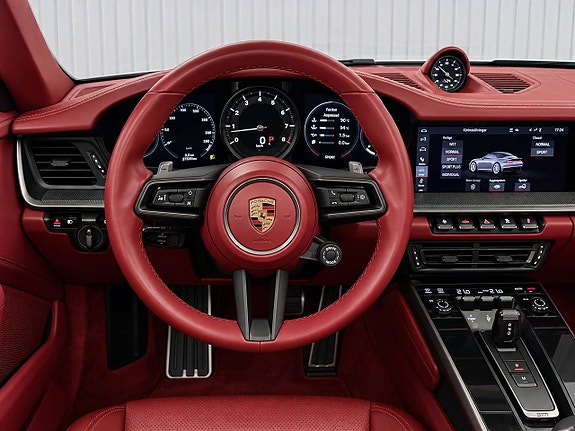 Porsche 911 16 of 30