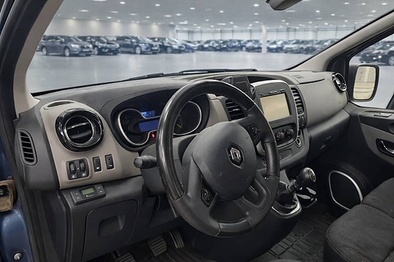 Renault Trafic 3 of 6