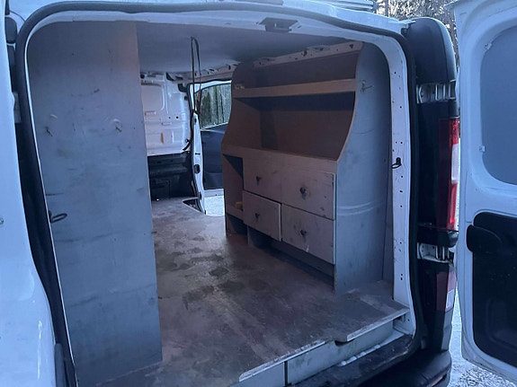 Opel Vivaro 14 of 17