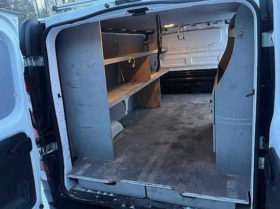 Opel Vivaro 15 of 17
