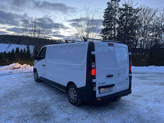 Opel Vivaro 4 of 5