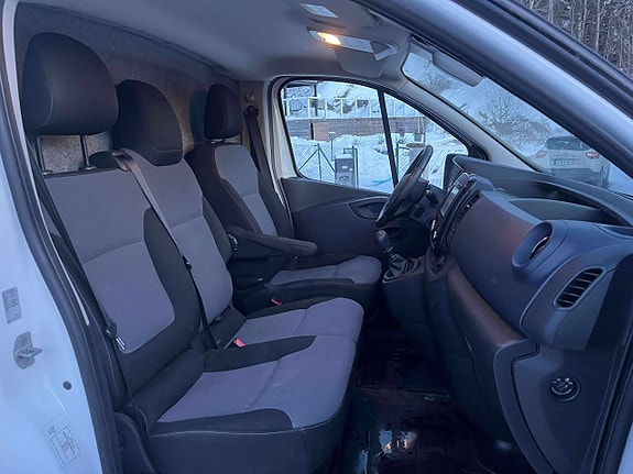 Opel Vivaro 9 of 17