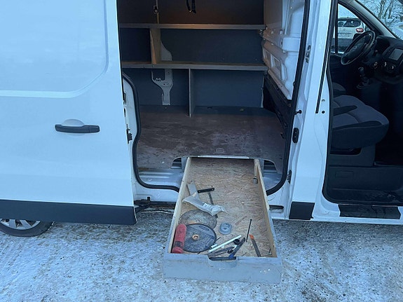 Opel Vivaro 16 of 17