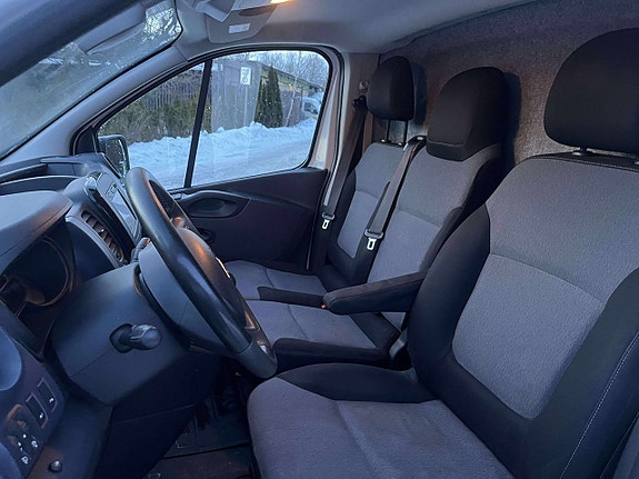 Opel Vivaro 11 of 17