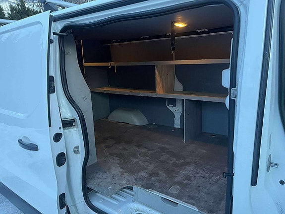 Opel Vivaro 17 of 17