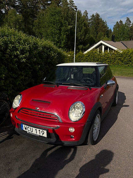 MINI Cooper S 3 of 5