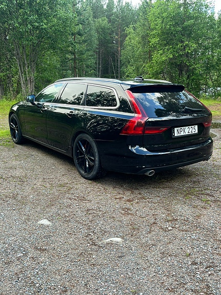 Volvo V90 2 of 4