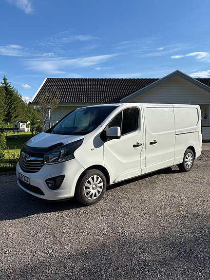 Opel Vivaro 6 of 9