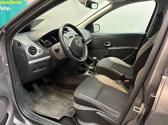 Renault Clio 8 of 13