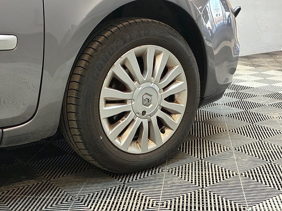 Renault Clio 3 of 5