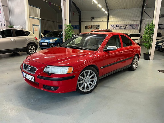 Volvo S60 2 of 5