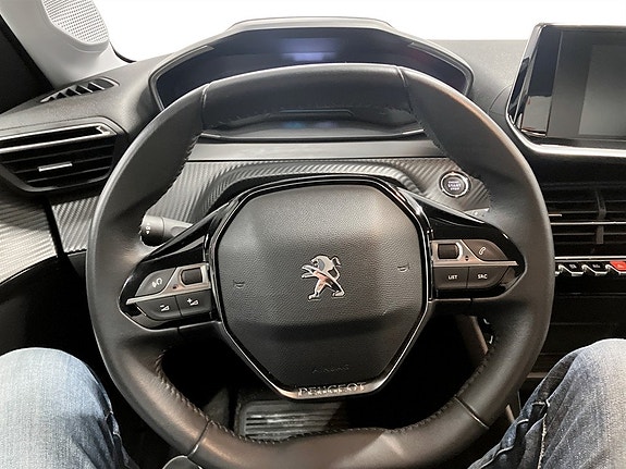 Peugeot e-208 7 of 15