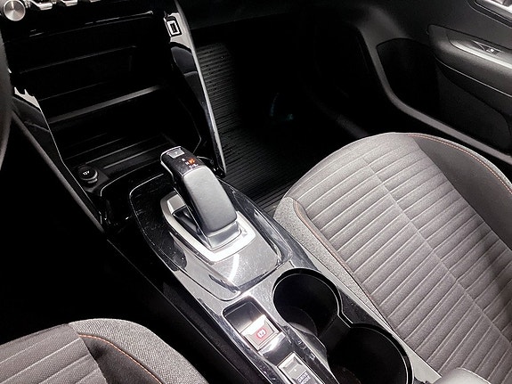 Peugeot e-208 10 of 15