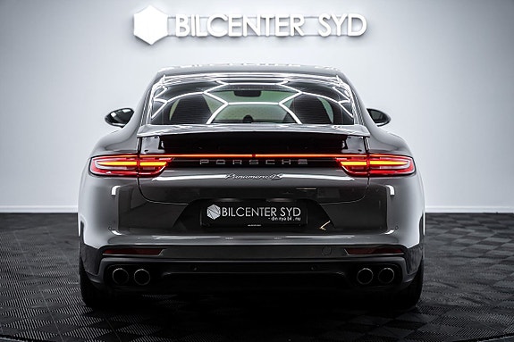 Porsche Panamera 4S 19 of 30
