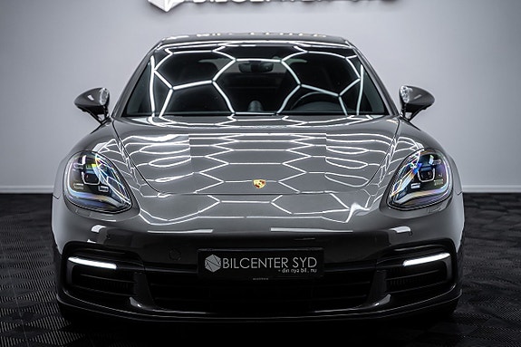 Porsche Panamera 4S 10 of 30