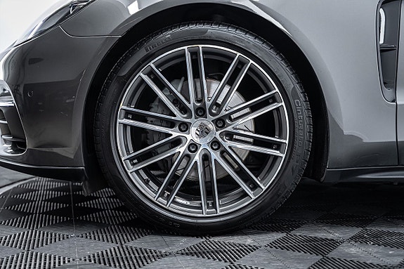 Porsche Panamera 4S 7 of 30