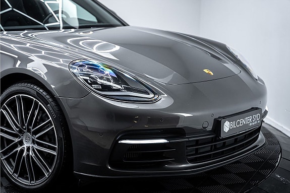 Porsche Panamera 4S 14 of 30