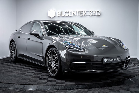 Porsche Panamera 4S 11 of 30