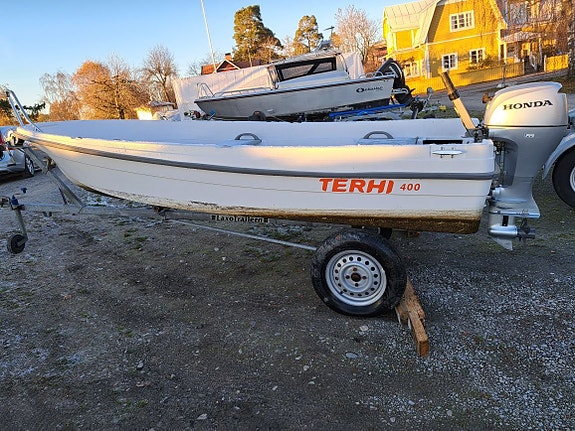 Terhi 400 med Honda BF8